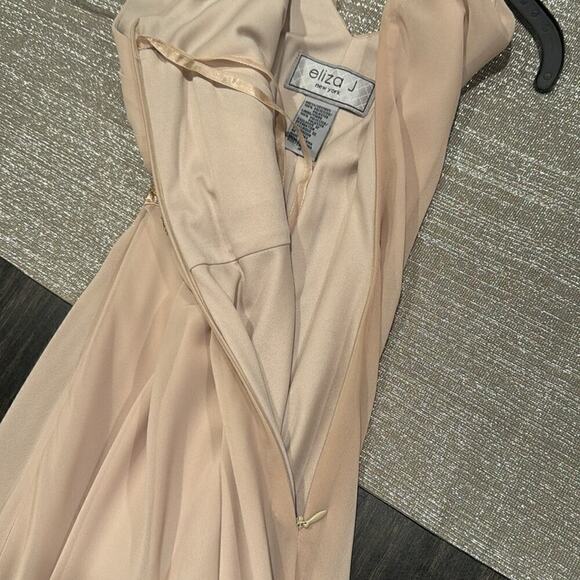 Eliza J Dress Nude Criss Cross Bodice, Womens Size 4 - Picture 7 of 7